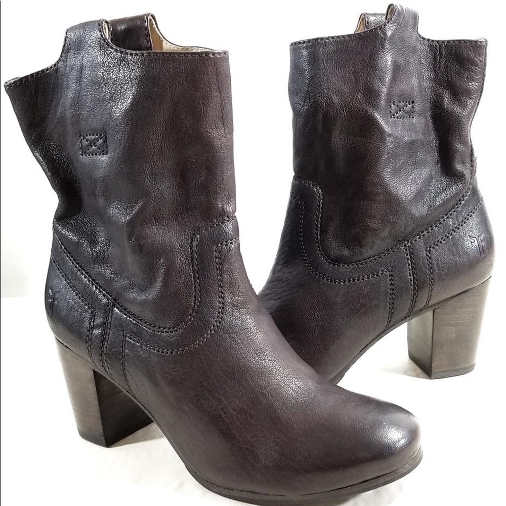 Frye Carson mid heel short bootie